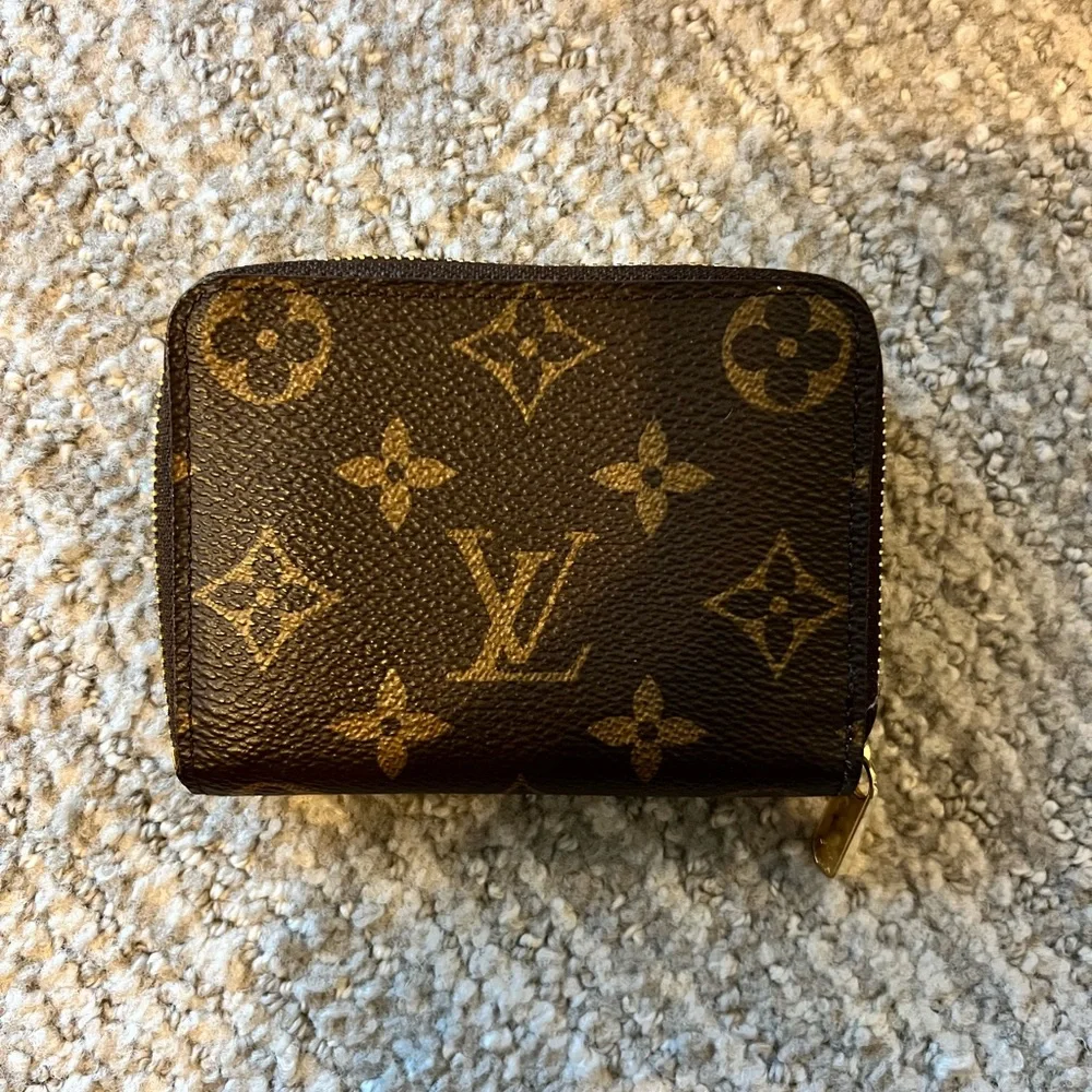 Louis Vuitton Change Wallet Authentic - Picture 6 of 9